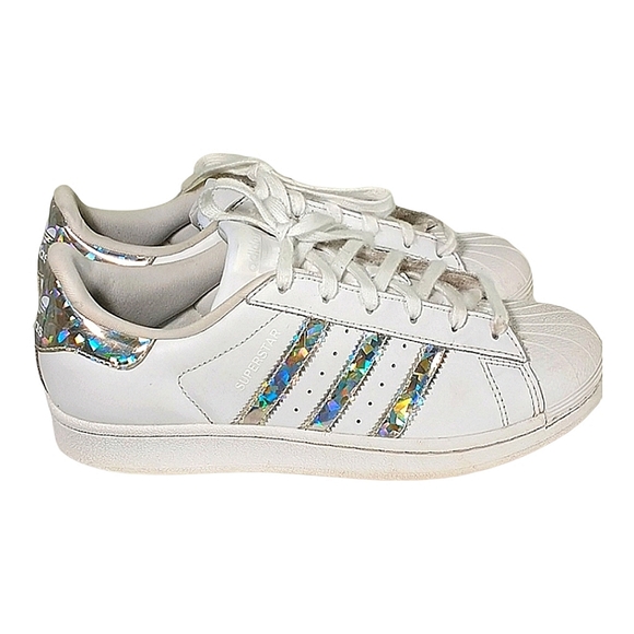 Adidas Superstar sneakers women's, size 5. - Picture 1 of 8